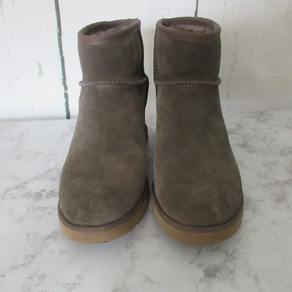 Ugg Boots 9 Gray Suede Classic Femme‎ Mini Hidden Wedge Ankle Leather Shearling